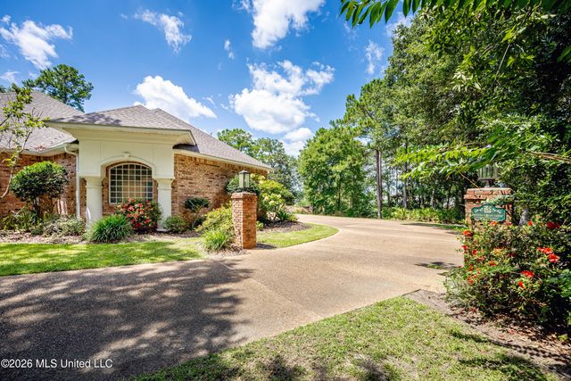 2408 Olde Oak Pointe, Ocean Springs, MS 39564