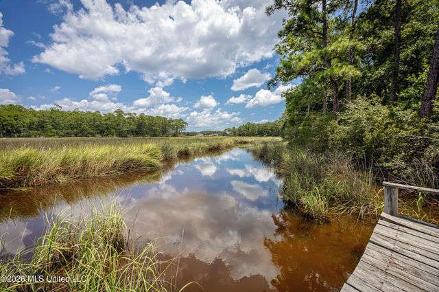 2408 Olde Oak Pointe, Ocean Springs, MS 39564
