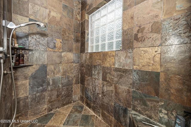 2408 Olde Oak Pointe, Ocean Springs, MS 39564