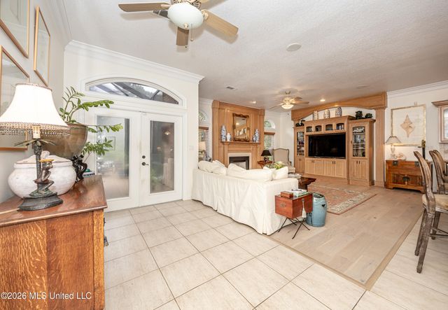 2408 Olde Oak Pointe, Ocean Springs, MS 39564