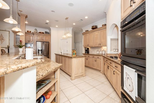 2408 Olde Oak Pointe, Ocean Springs, MS 39564