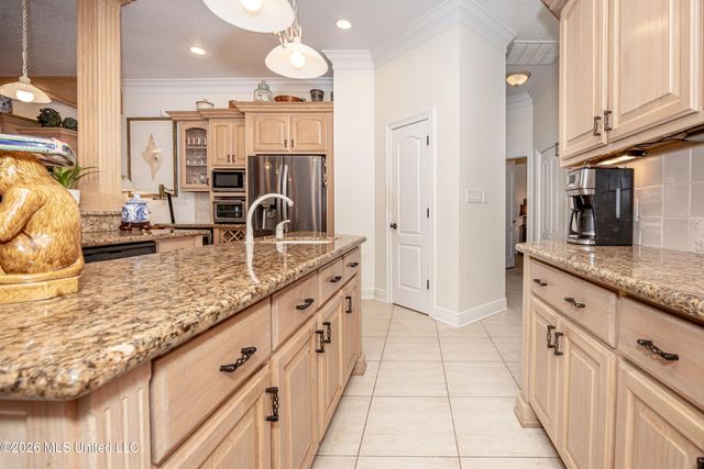 2408 Olde Oak Pointe, Ocean Springs, MS 39564