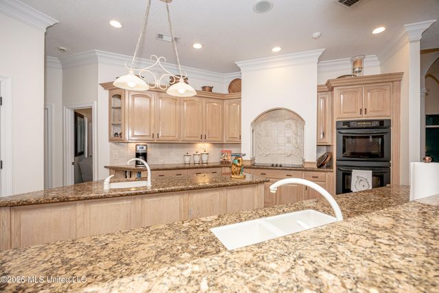 2408 Olde Oak Pointe, Ocean Springs, MS 39564