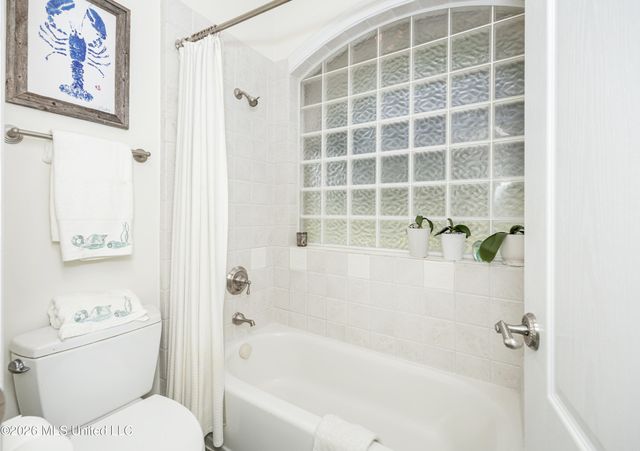 2408 Olde Oak Pointe, Ocean Springs, MS 39564