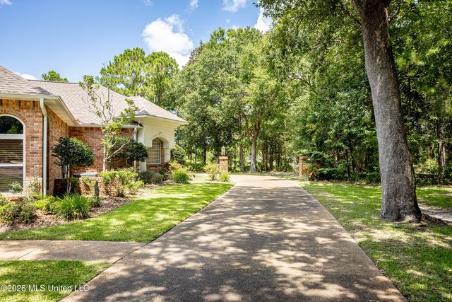 2408 Olde Oak Pointe, Ocean Springs, MS 39564