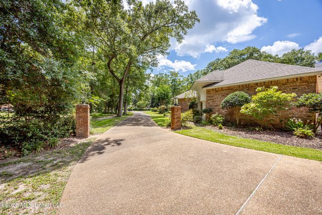 2408 Olde Oak Pointe, Ocean Springs, MS 39564