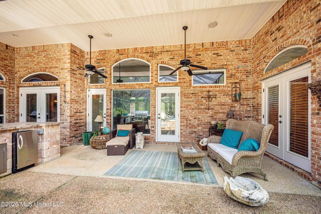 2408 Olde Oak Pointe, Ocean Springs, MS 39564