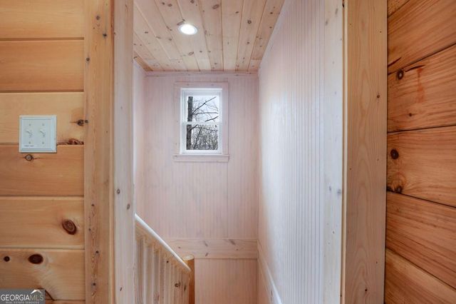 173 Mountain Laurel Lane, Ellijay, GA 30536