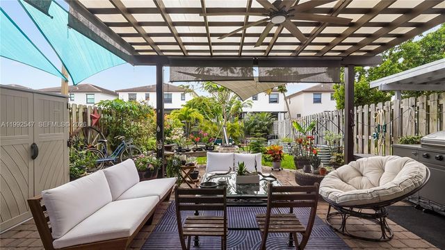 25060 SW 108th Ave, Homestead, FL 33032