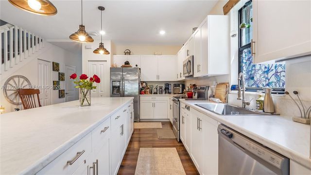 25060 SW 108th Ave, Homestead, FL 33032