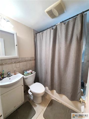 23 Coolidge Avenue, Edison, NJ 08837