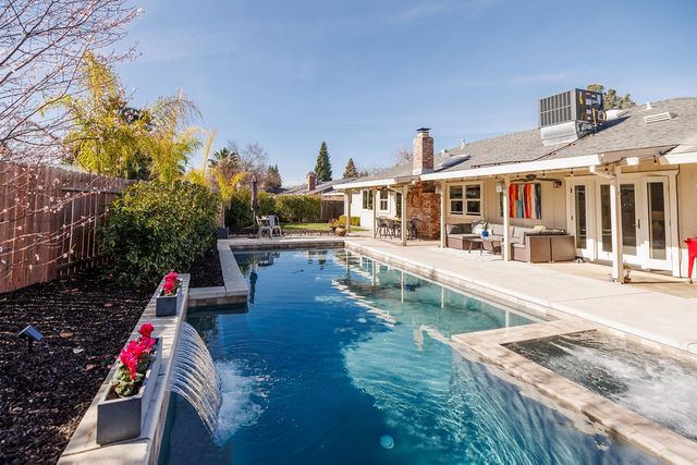 4445 Willowglen Way, Rocklin, CA 95677