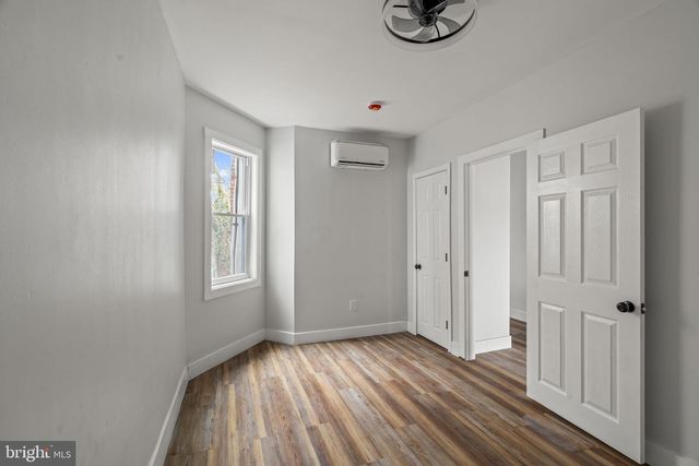 4935 N 8TH ST, Philadelphia, PA 19120