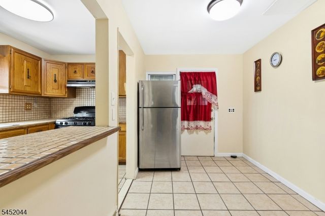 721 Union St, Linden City, NJ 07036