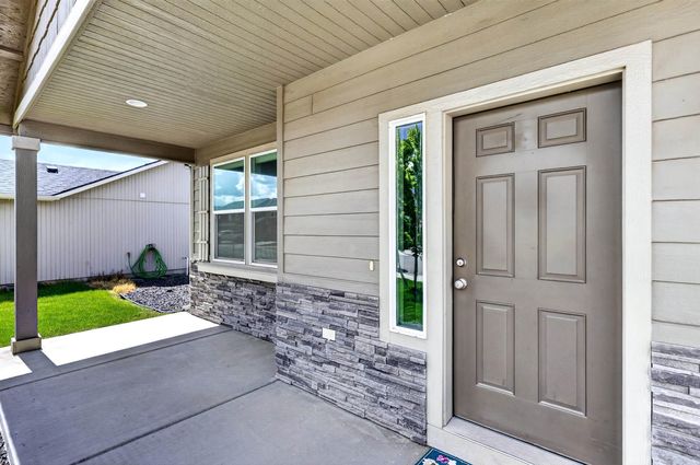 3290 Harvest Bluff Dr, Cheney, WA 99004