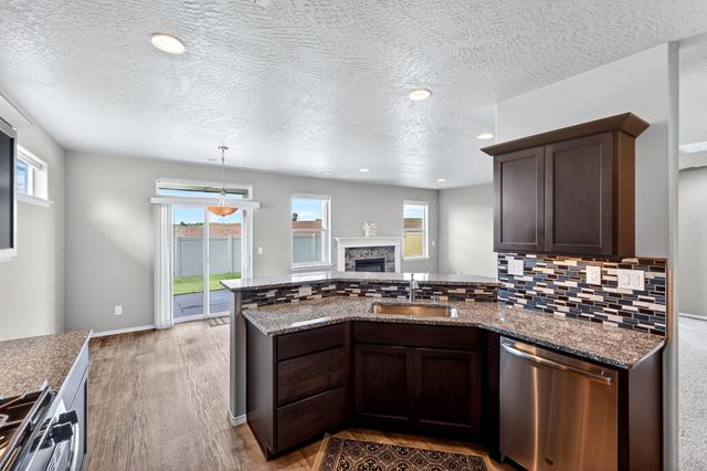 3290 Harvest Bluff Dr, Cheney, WA 99004