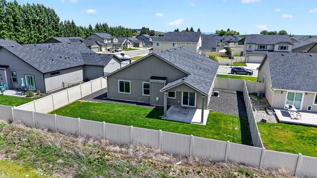 3290 Harvest Bluff Dr, Cheney, WA 99004