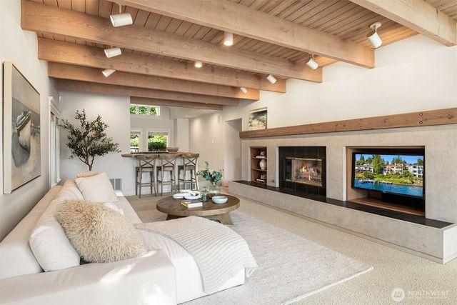 4640 95th Avenue NE, Yarrow Point, WA 98004