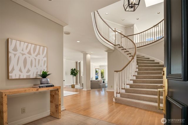 4640 95th Avenue NE, Yarrow Point, WA 98004