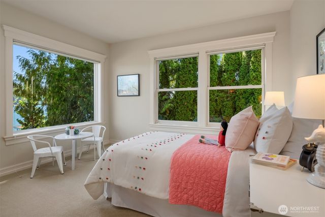 4640 95th Avenue NE, Yarrow Point, WA 98004