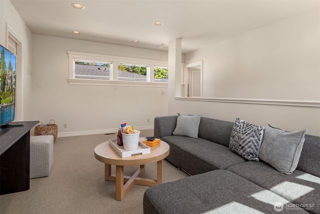 4640 95th Avenue NE, Yarrow Point, WA 98004