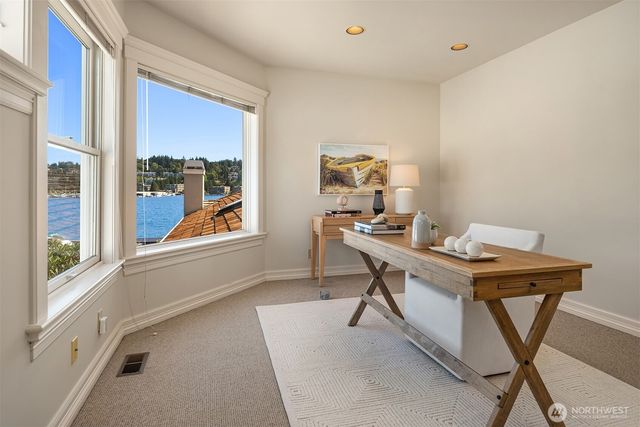 4640 95th Avenue NE, Yarrow Point, WA 98004