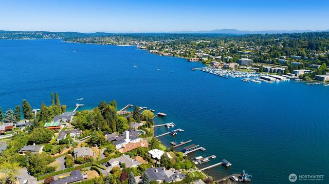 4640 95th Avenue NE, Yarrow Point, WA 98004