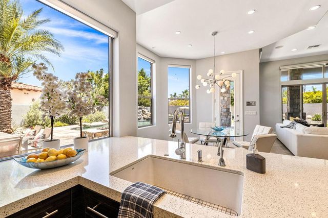 28 Clancy Lane S, Rancho Mirage, CA 92270