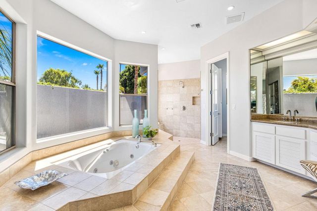 28 Clancy Lane S, Rancho Mirage, CA 92270