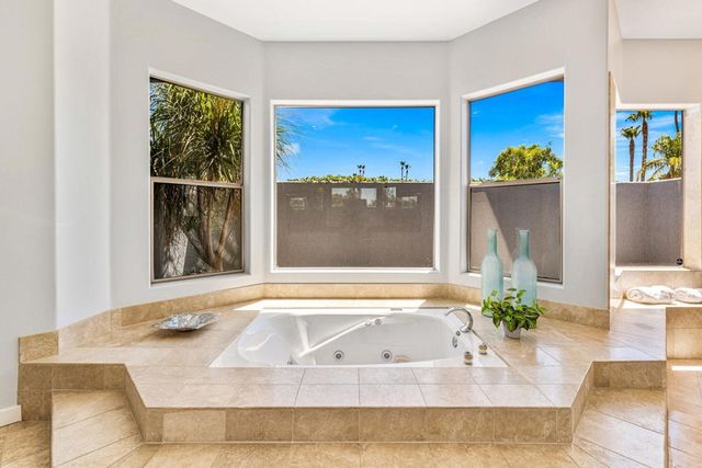 28 Clancy Lane S, Rancho Mirage, CA 92270