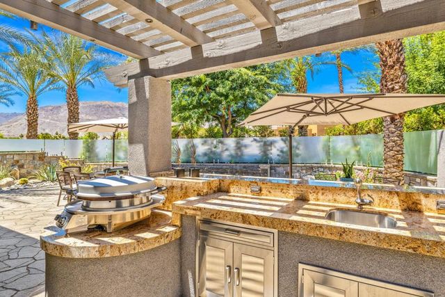 28 Clancy Lane S, Rancho Mirage, CA 92270