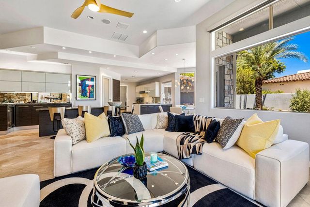 28 Clancy Lane S, Rancho Mirage, CA 92270