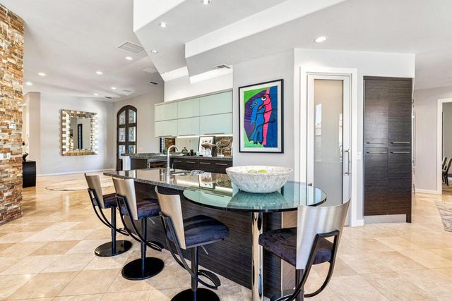 28 Clancy Lane S, Rancho Mirage, CA 92270