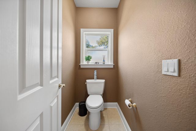 16281 Valparaiso Way, Redding, CA 96001