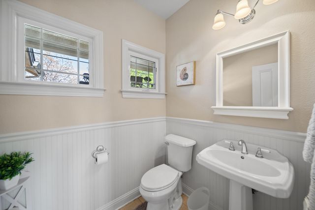 16281 Valparaiso Way, Redding, CA 96001