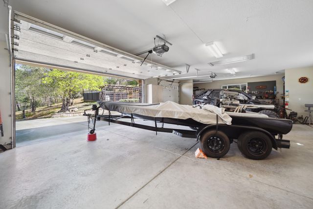 16281 Valparaiso Way, Redding, CA 96001