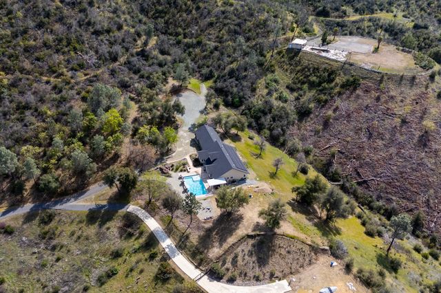 16281 Valparaiso Way, Redding, CA 96001