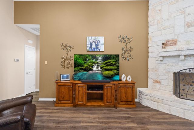 361 Rs County Road 3390, Emory, TX 75440