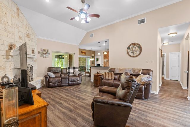 361 Rs County Road 3390, Emory, TX 75440
