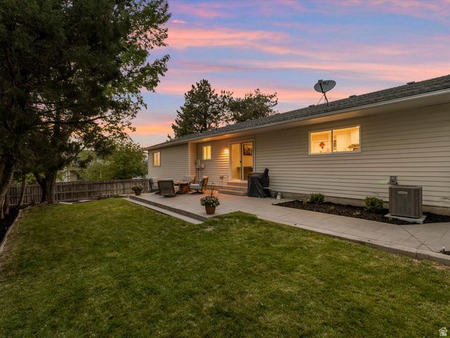 1230 E CRESTRIDGE RD, Sandy, UT 84094