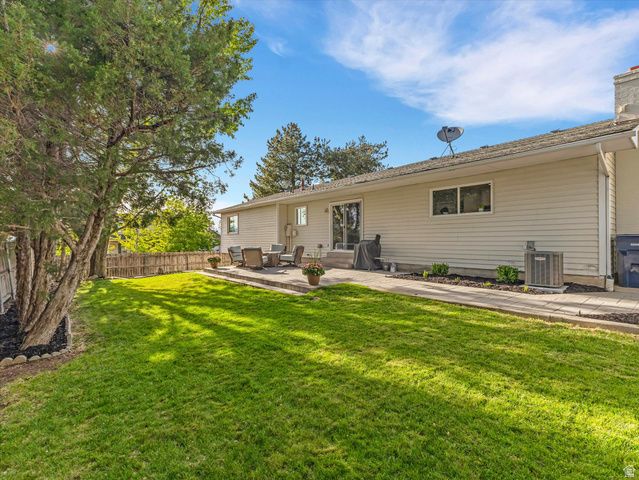 1230 E CRESTRIDGE RD, Sandy, UT 84094