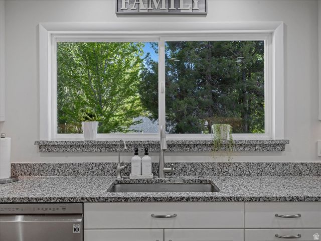 1230 E CRESTRIDGE RD, Sandy, UT 84094