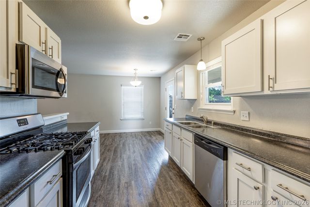 1105 W 22nd Street, Claremore, OK 74017