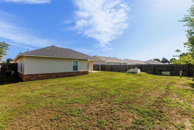 1105 W 22nd Street, Claremore, OK 74017