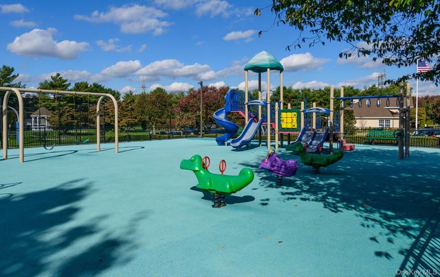 130 Cinnamon Court, Melville, NY 11747