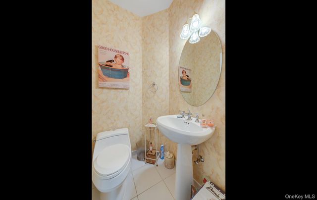 130 Cinnamon Court, Melville, NY 11747