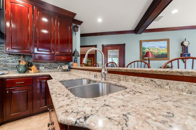 1917 Mallard Drive, London, KY 40741