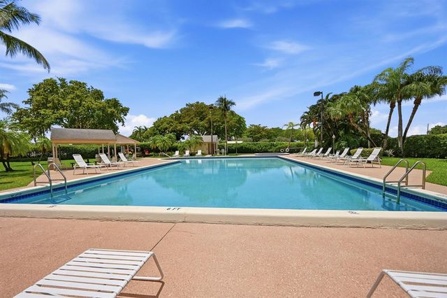 8131 Countrypark Drive, Boca Raton, FL 33433