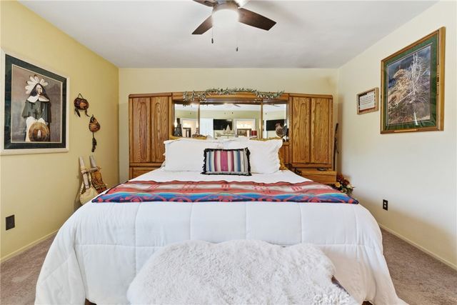 20002 Avenue Of The Oaks, Newhall, CA 91321