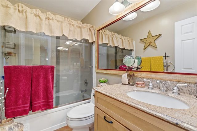 20002 Avenue Of The Oaks, Newhall, CA 91321